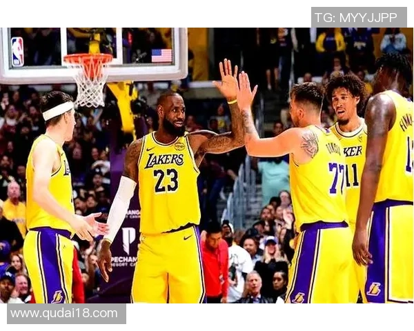 湖人vs太阳前瞻:布克带队应战三巨子,湖人主场冲击八连胜 湖人vs太阳前瞻:布克带队应战三巨子,湖人主场冲击八连胜